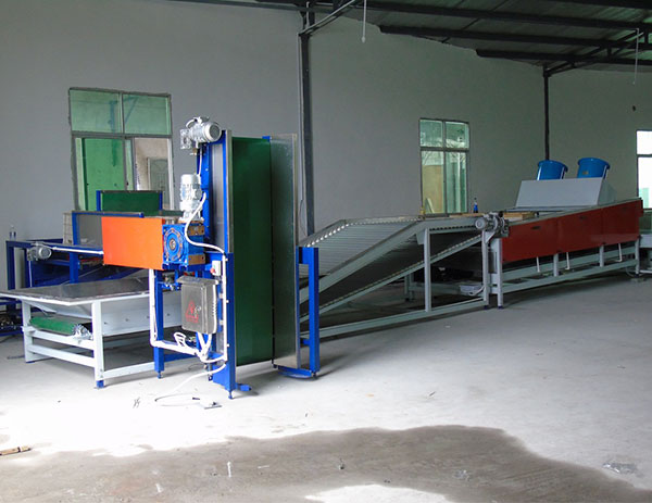 自動翻箱上果機